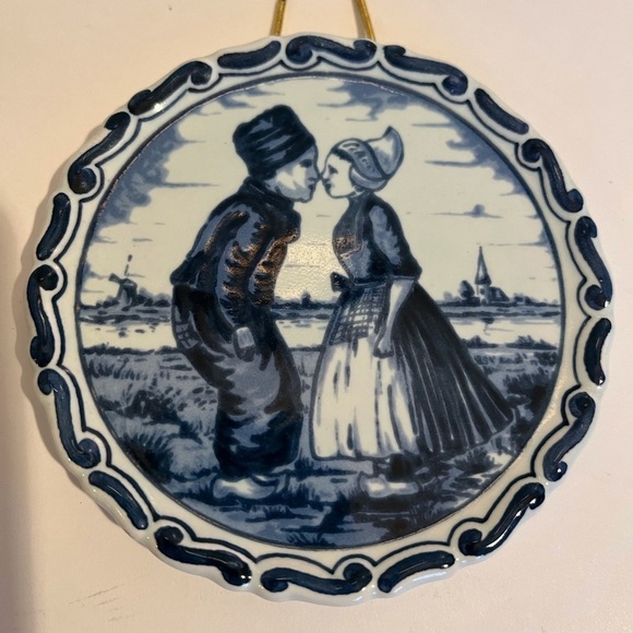 Vintage Delft Dutch Boy and Girl Coaster Wall Plaque Ornament - Picture 5 of 6